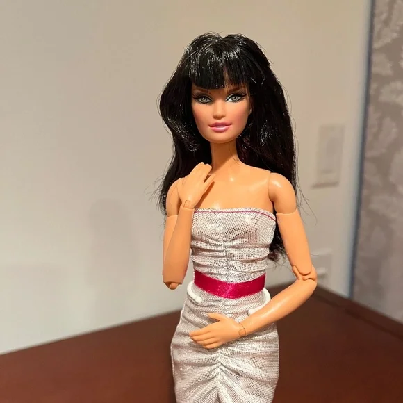 Barbie Doll HTF 2008 Top Model Hair Wear Teresa, Mattel - Picture 8 of 10